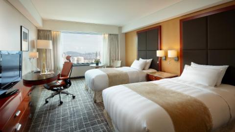 Lotte Hotel Busan-Rooms-Club Floor-Deluxe Room