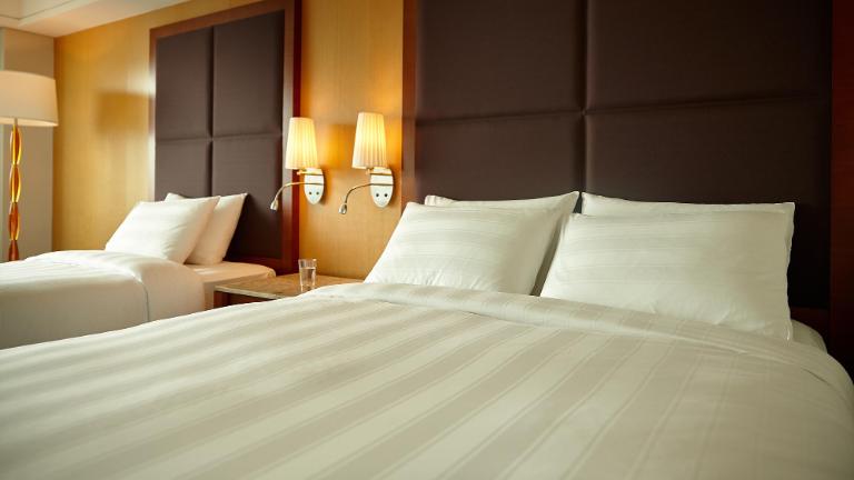 Lotte Hotel Busan-Rooms-Standard-Deluxe Room