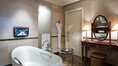 Lotte Hotel Moscow-Rooms-Suite-Executive Suite Room