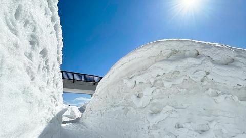 Snow Corridor