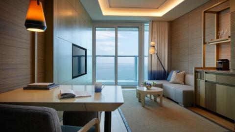 Signiel Busan, Deluxe-Suite-Mipoharbor-View Room